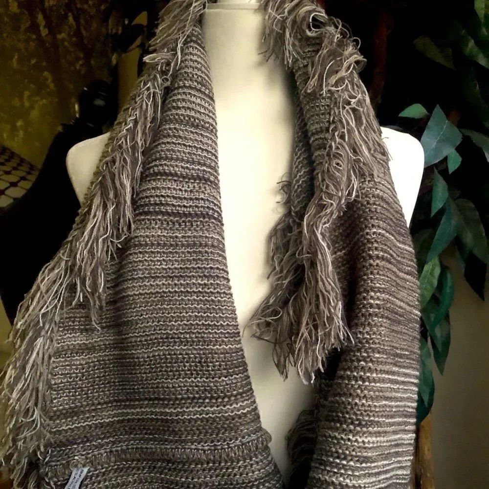 Infinity Warm Scarf    - Picture 2 of 5